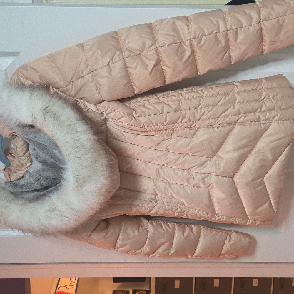 Nautica Women's Pale Pink Puffer Jacket with Faux Fur Hood - Picture 9 of 9